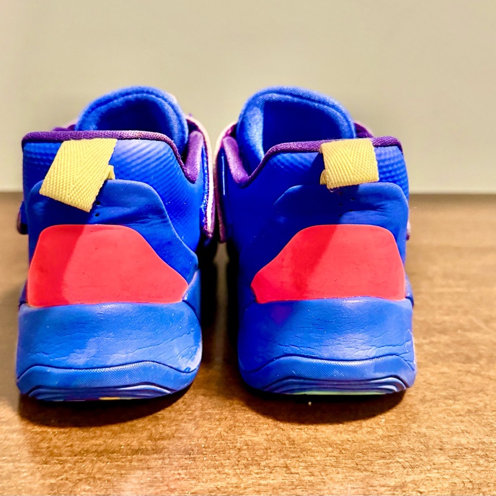 Nike Jordan Luka 1 Unisex Shoes. Size 3 big kid. Gently used. Good condition. - Picture 5 of 10